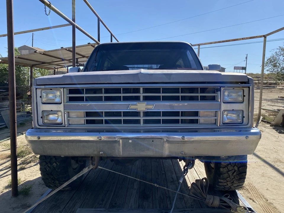 1986 Chevrolet K5 Blazer 2nd Gen - Image 2 of 10