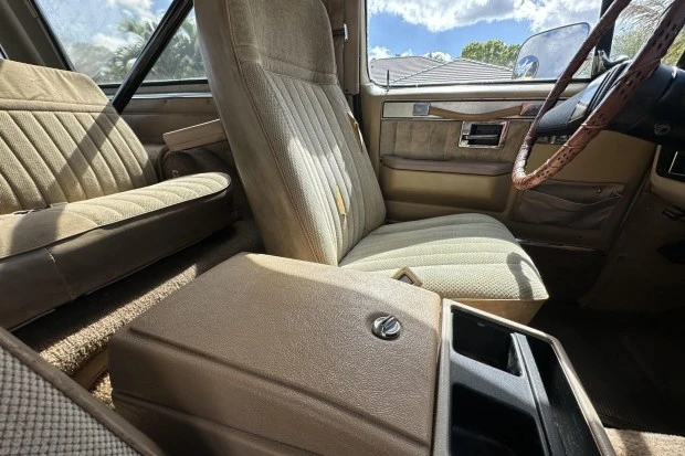 1986 Chevrolet K5 Blazer 2nd Gen - Image 4 of 8