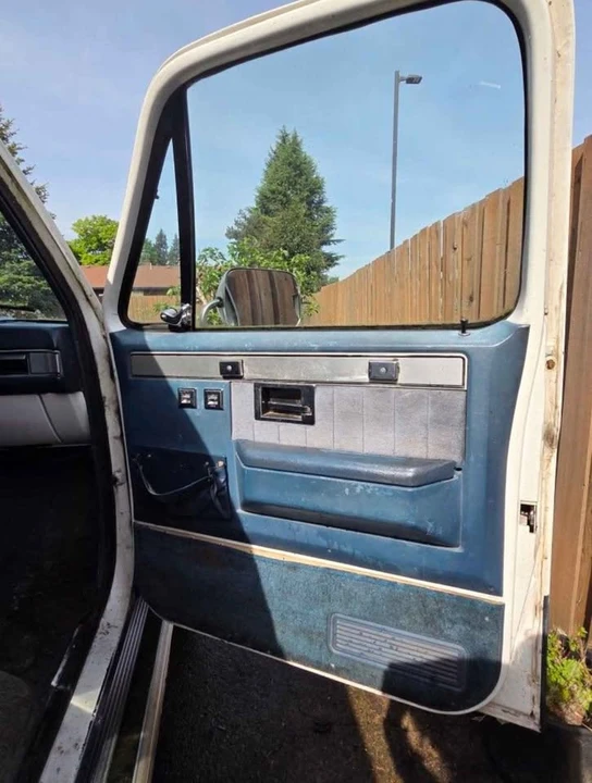 1986 Chevrolet K5 Blazer 2nd Gen - Image 12 of 12