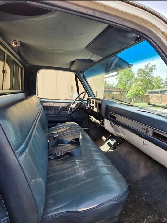 1986 Chevrolet K5 Blazer 2nd Gen - Image 9 of 12