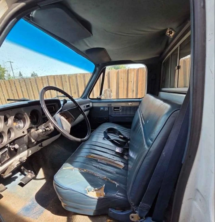 1986 Chevrolet K5 Blazer 2nd Gen - Image 6 of 12