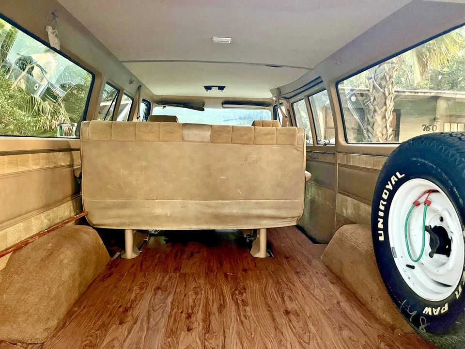 1986 Chevrolet G-Series Van - Image 2 of 8