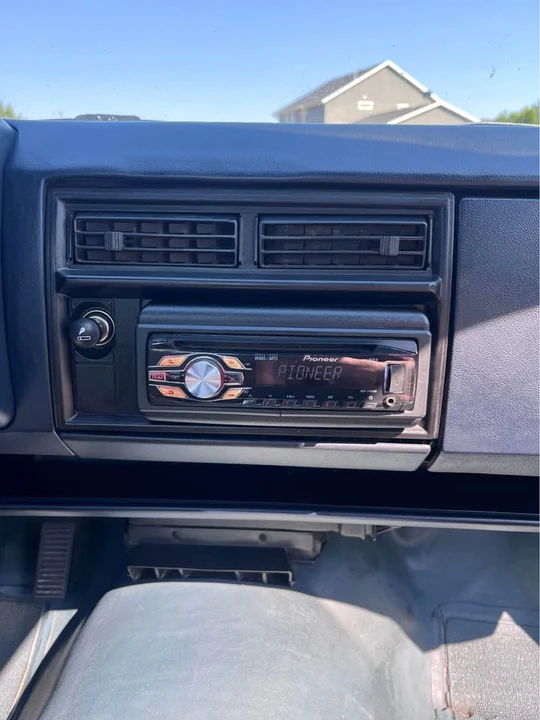 1986 Chevrolet S-10 - Image 10 of 20