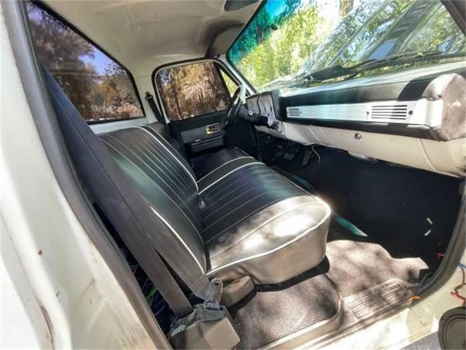 1986 Chevrolet Silverado - Image 2 of 9