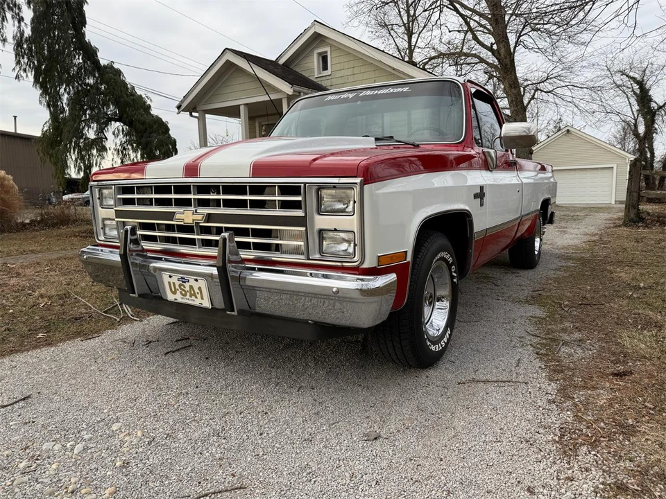 1986 Chevrolet Silverado - Image 2 of 31