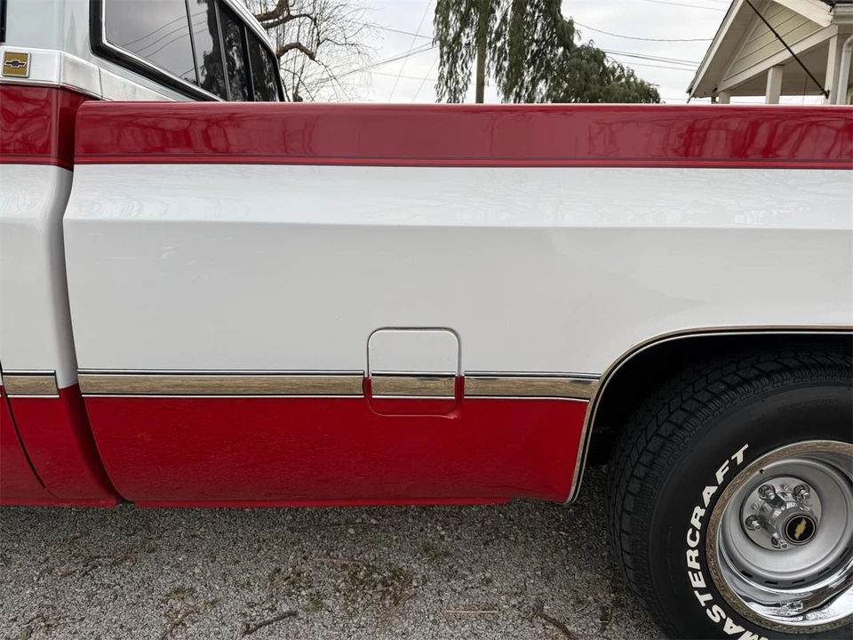 1986 Chevrolet Silverado - Image 18 of 31