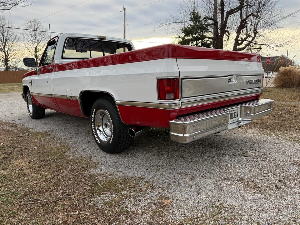 1986 Chevrolet Silverado - Image 21 of 31