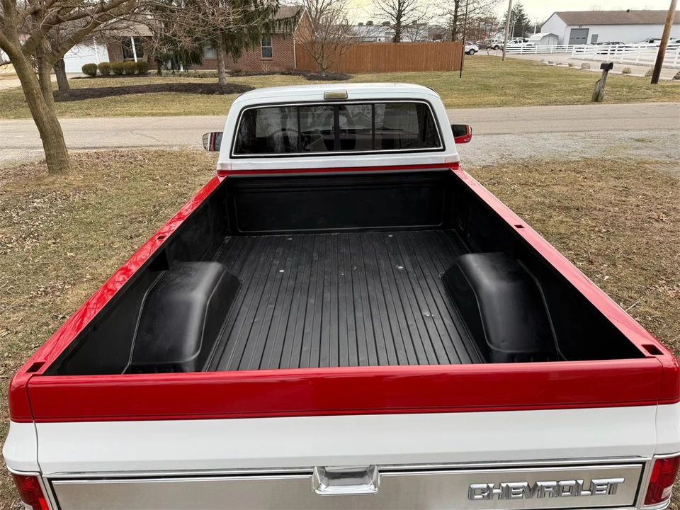 1986 Chevrolet Silverado - Image 24 of 31