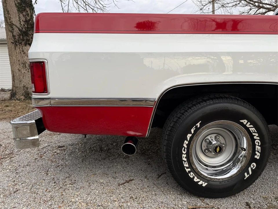 1986 Chevrolet Silverado - Image 29 of 31