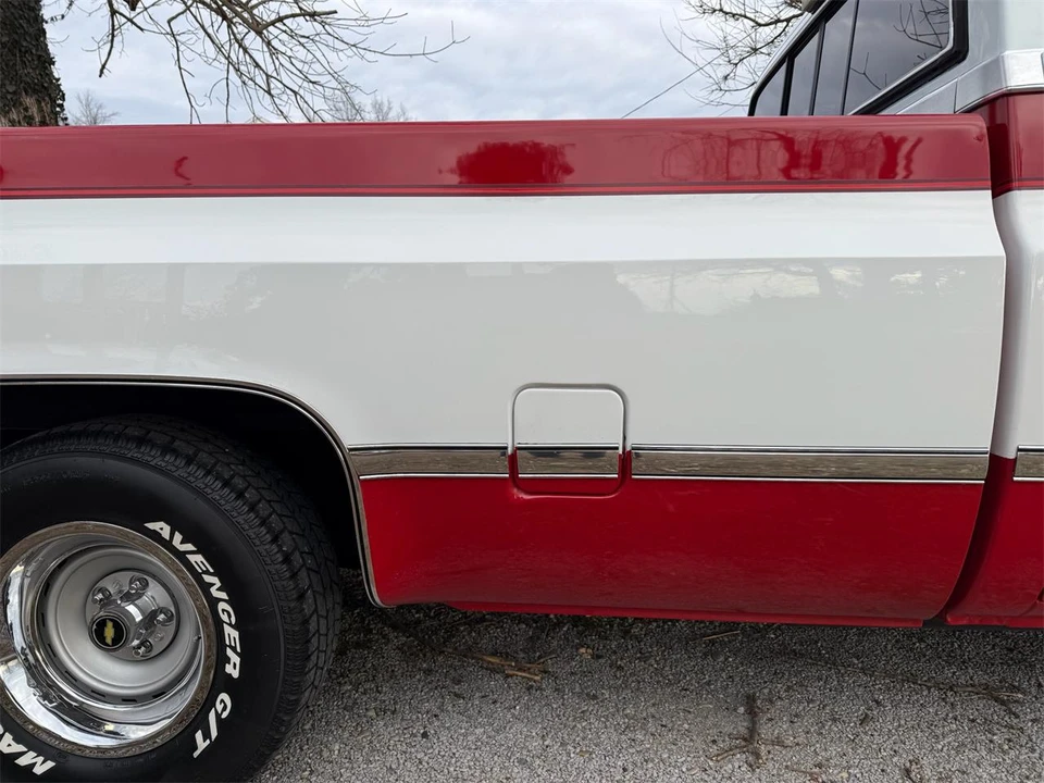 1986 Chevrolet Silverado - Image 30 of 31