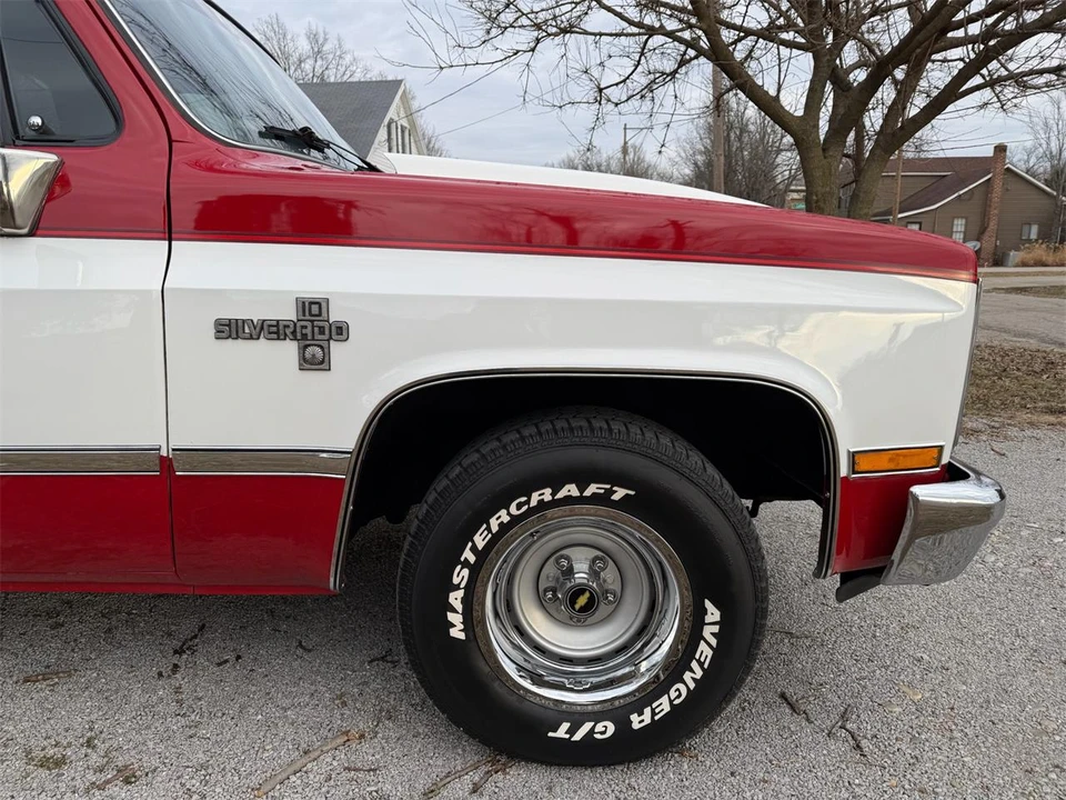 1986 Chevrolet Silverado - Image 31 of 31