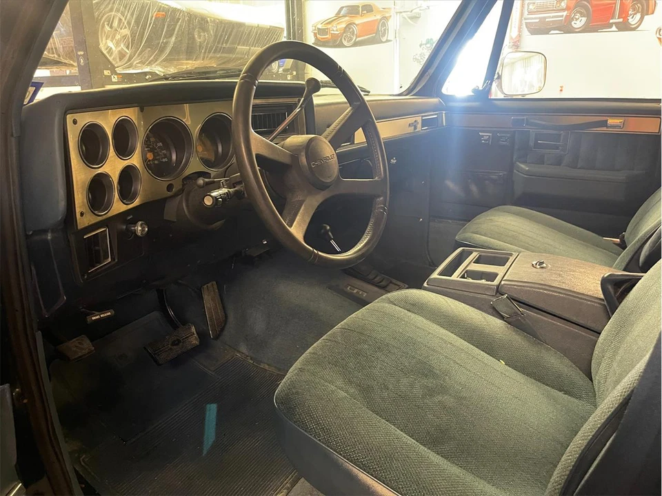 1986 Chevrolet Suburban 7th Gen - Image 3 of 5