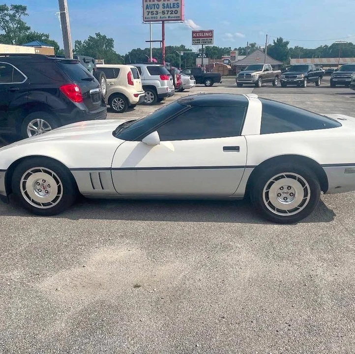 1986 Chevrolet Corvette C4 - Image 1 of 18