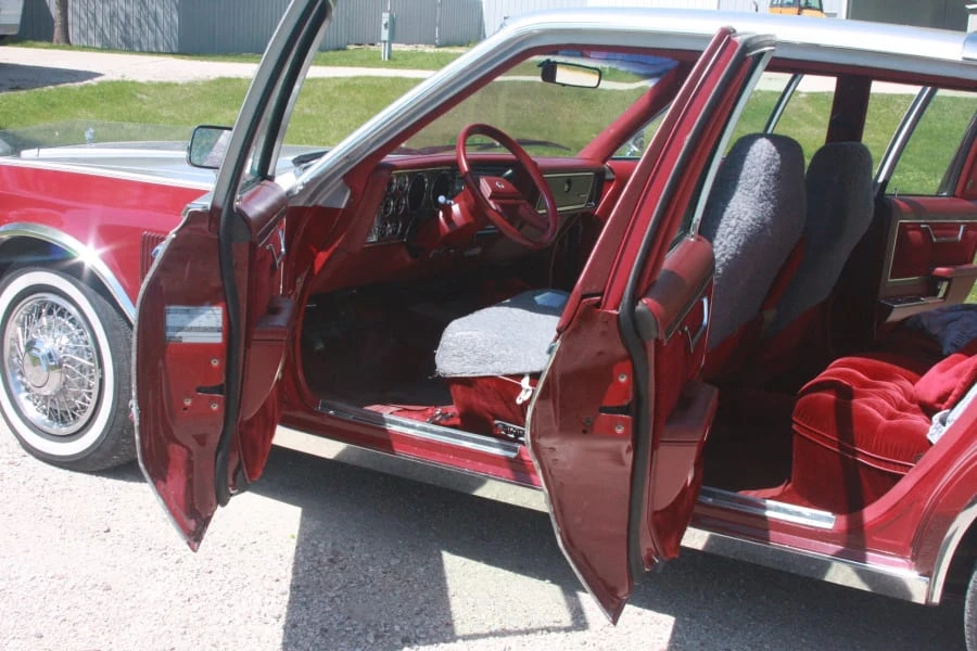 1986 Chrysler New Yorker - Image 5 of 11