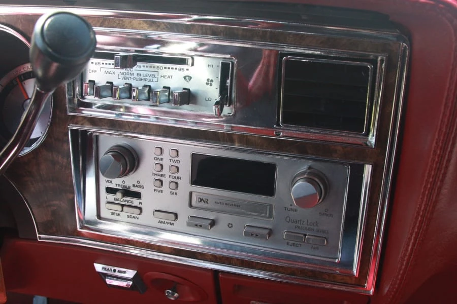 1986 Chrysler New Yorker - Image 8 of 11