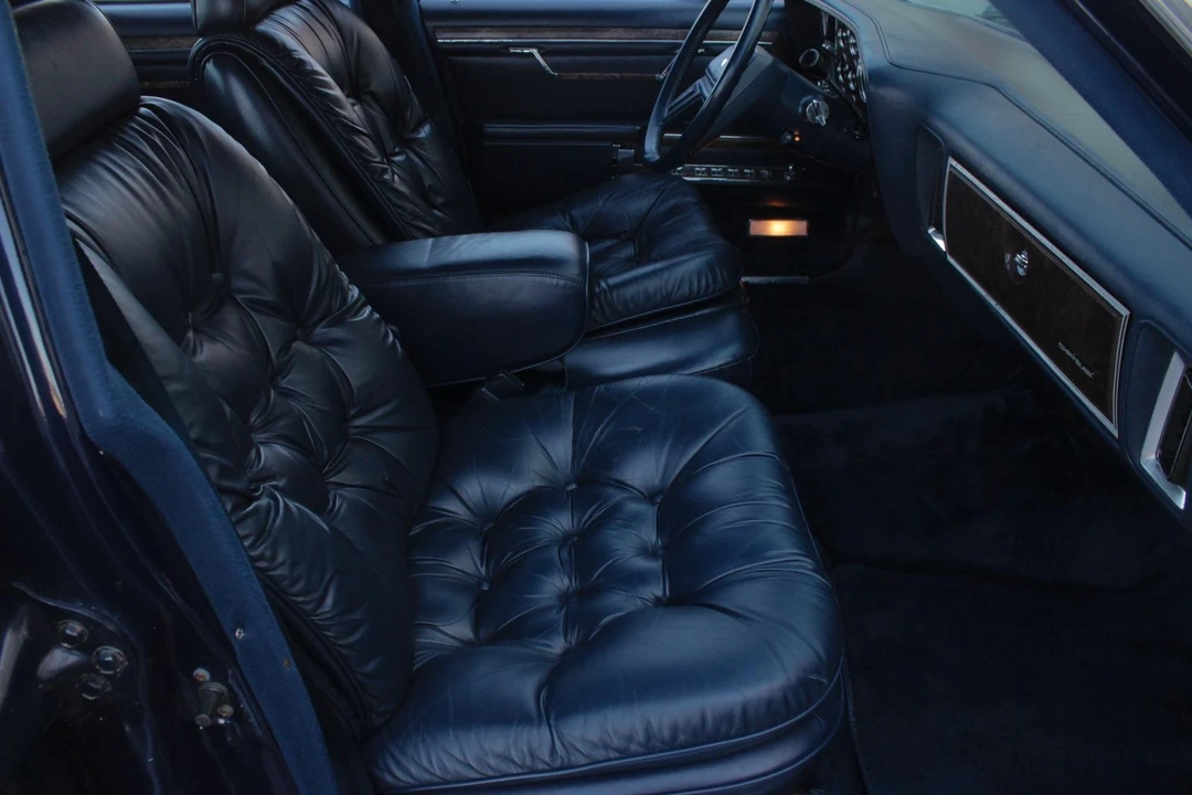 1986 Chrysler New Yorker - Image 14 of 21