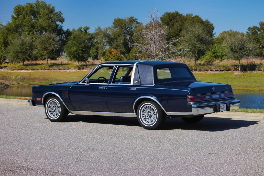 1986 Chrysler New Yorker - Image 18 of 21