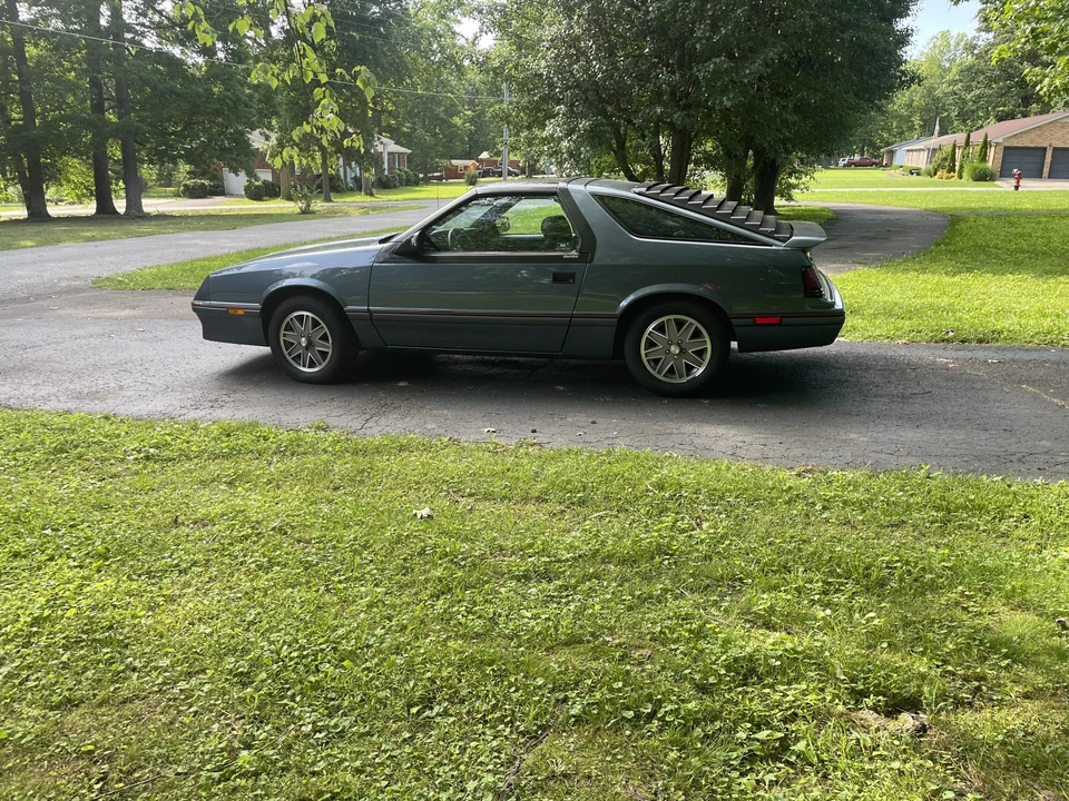 1986 Chrysler Laser - Image 4 of 31