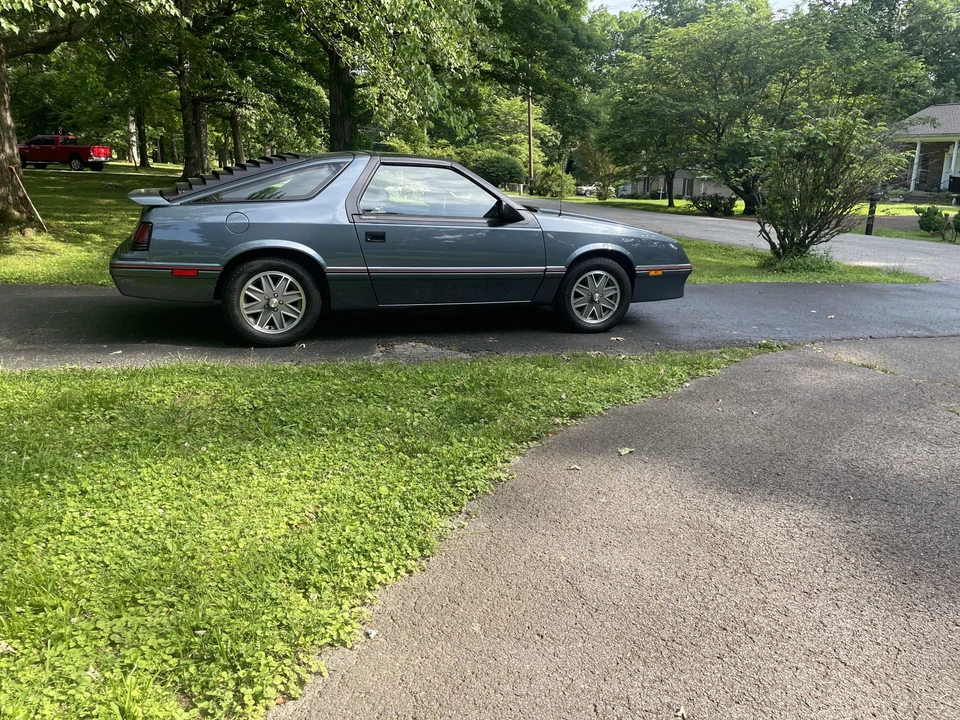 1986 Chrysler Laser - Image 7 of 31