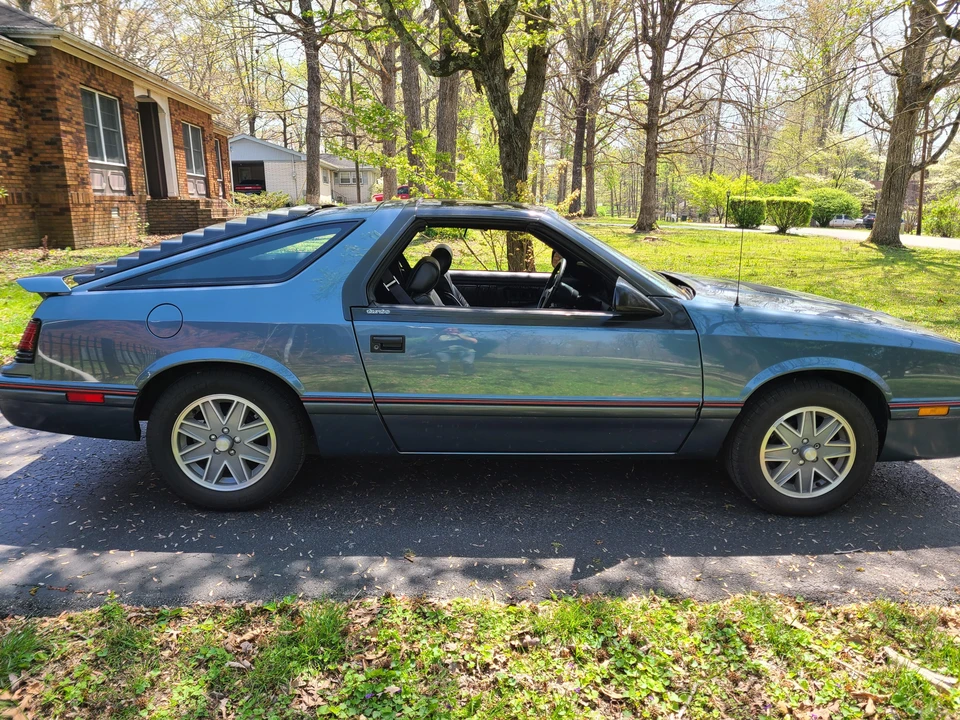 1986 Chrysler Laser - Image 14 of 31
