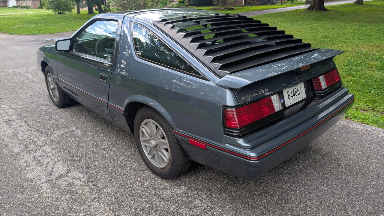 1986 Chrysler Laser - Image 11 of 31