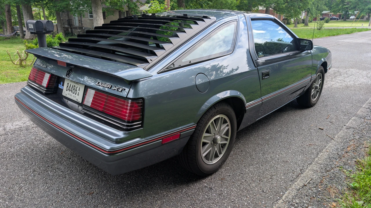1986 Chrysler Laser - Image 13 of 31