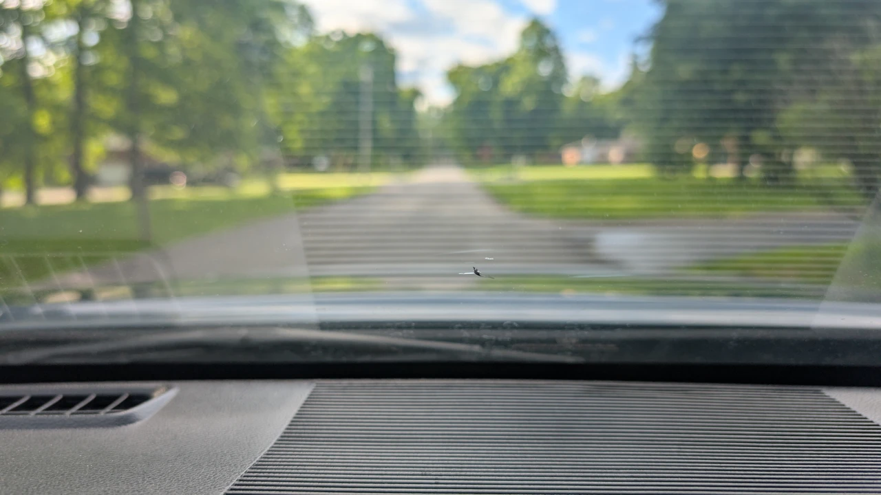 1986 Chrysler Laser - Image 24 of 31
