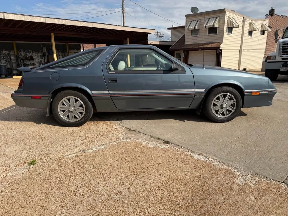 1986 Chrysler Laser - Image 5 of 20