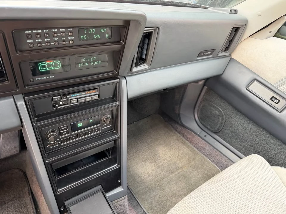 1986 Chrysler Laser - Image 9 of 20