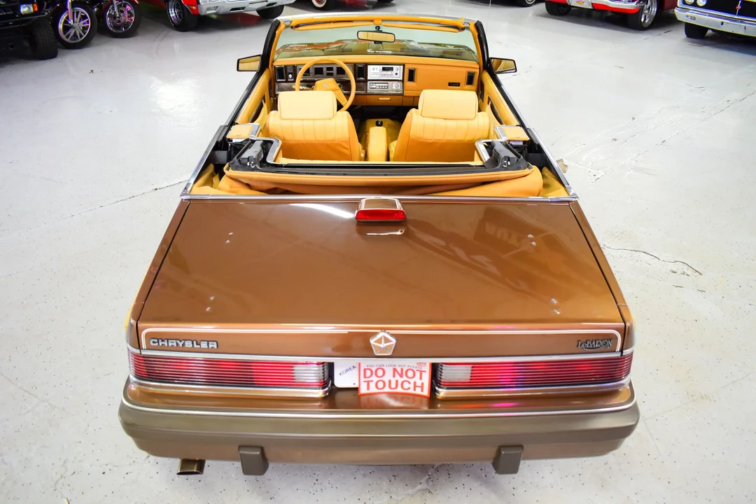 1986 Chrysler LeBaron - Image 3 of 18