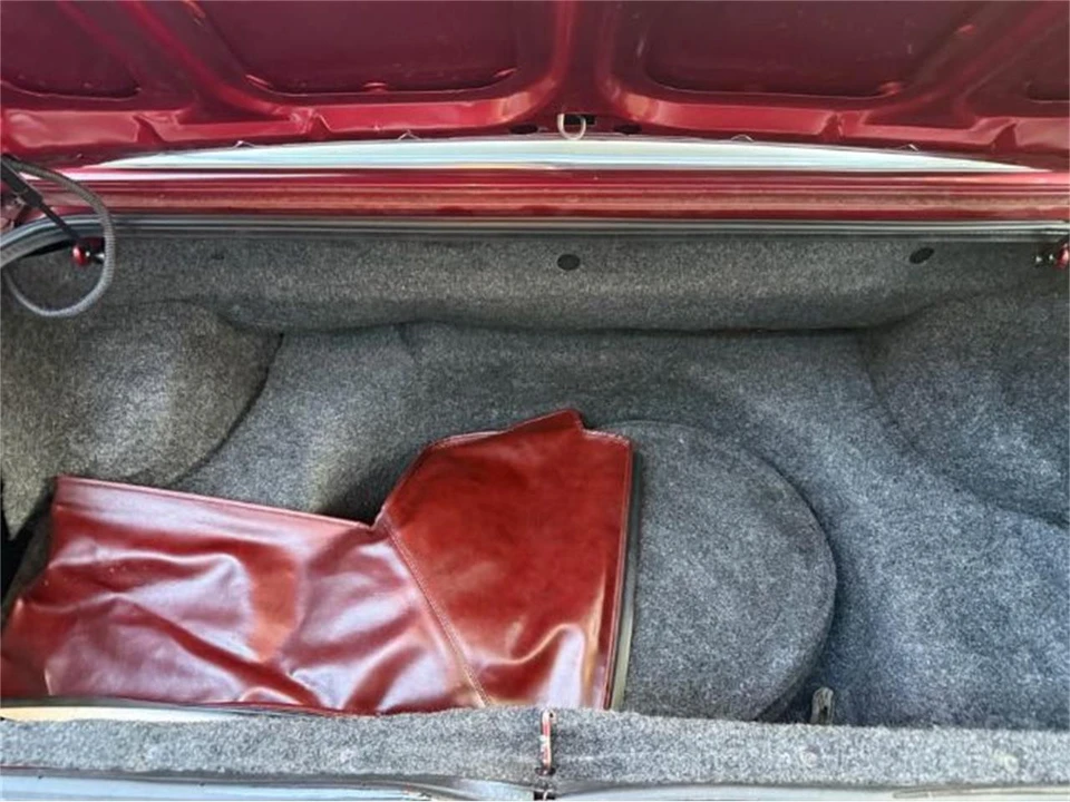 1986 Chrysler LeBaron - Image 5 of 15