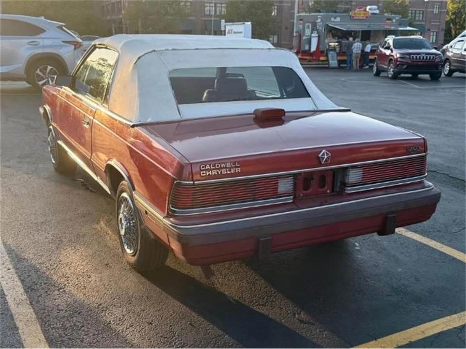 1986 Chrysler LeBaron - Image 12 of 15