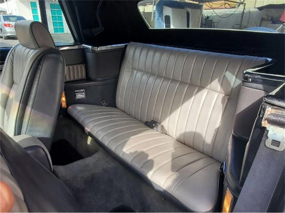 1986 Chrysler LeBaron - Image 10 of 16