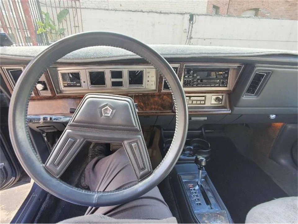 1986 Chrysler LeBaron - Image 9 of 16