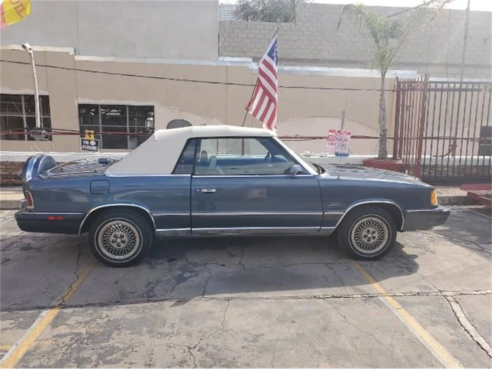 1986 Chrysler LeBaron - Image 15 of 16