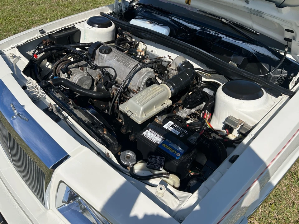 1986 Chrysler LeBaron - Image 9 of 24