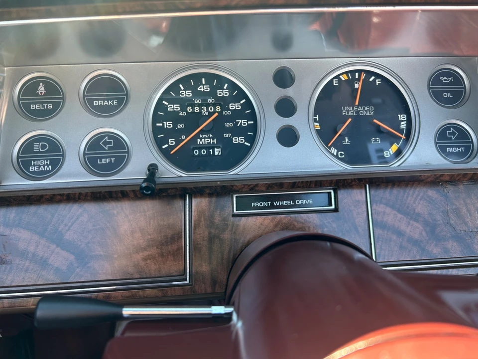 1986 Chrysler LeBaron - Image 21 of 24