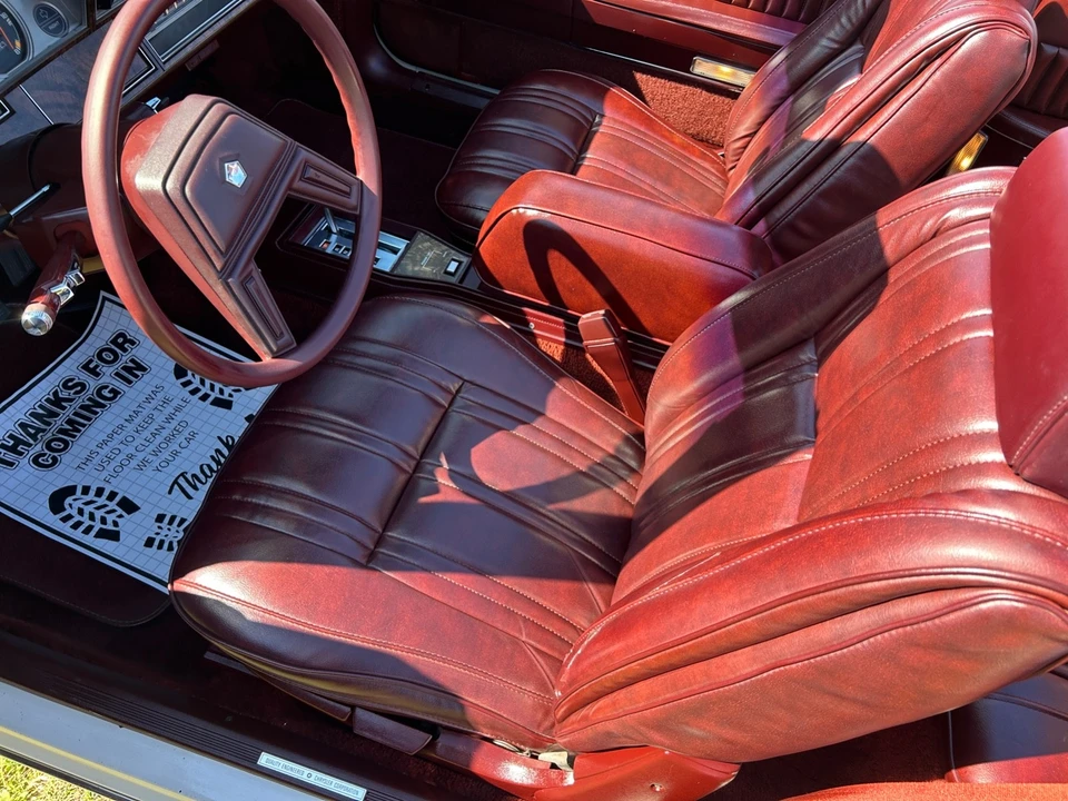 1986 Chrysler LeBaron - Image 16 of 24