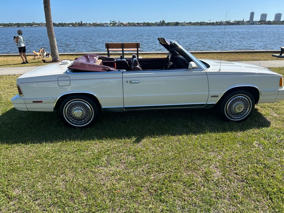 1986 Chrysler LeBaron - Image 11 of 24