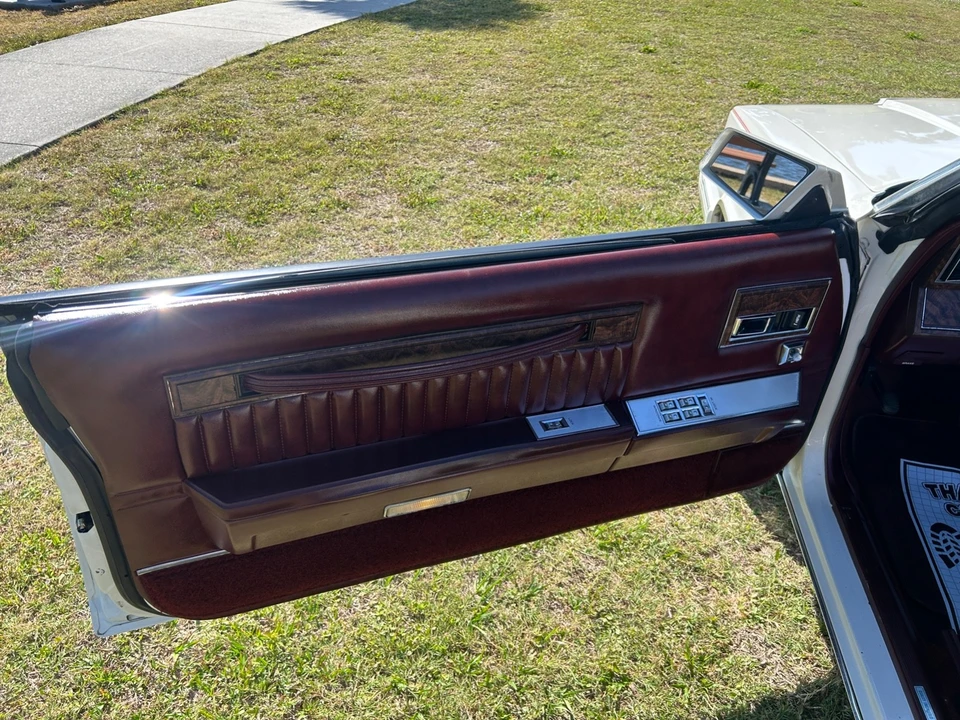 1986 Chrysler LeBaron - Image 4 of 24