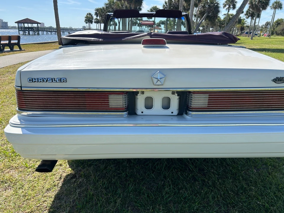 1986 Chrysler LeBaron - Image 13 of 24
