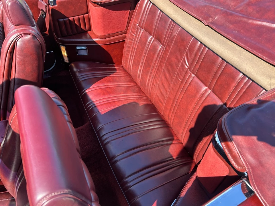 1986 Chrysler LeBaron - Image 7 of 24
