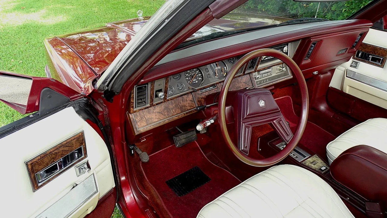 1986 Chrysler LeBaron - Image 18 of 24