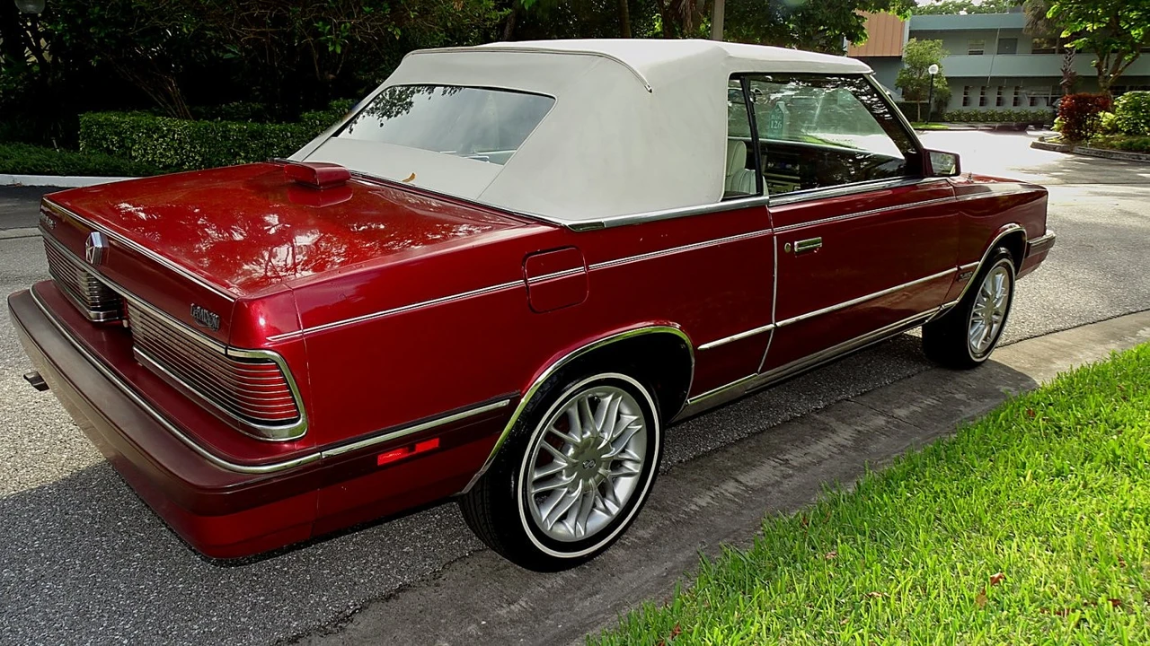 1986 Chrysler LeBaron - Image 5 of 24