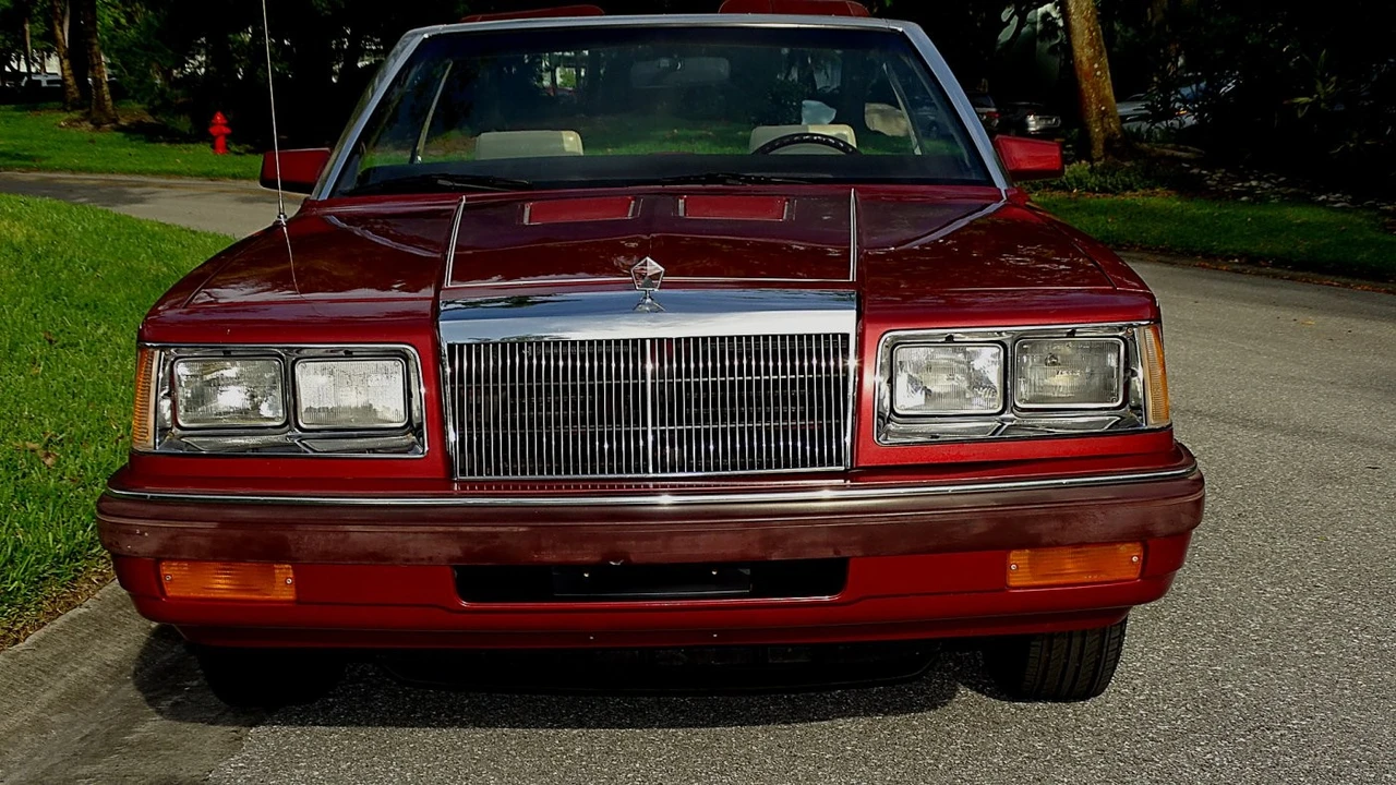 1986 Chrysler LeBaron - Image 15 of 24