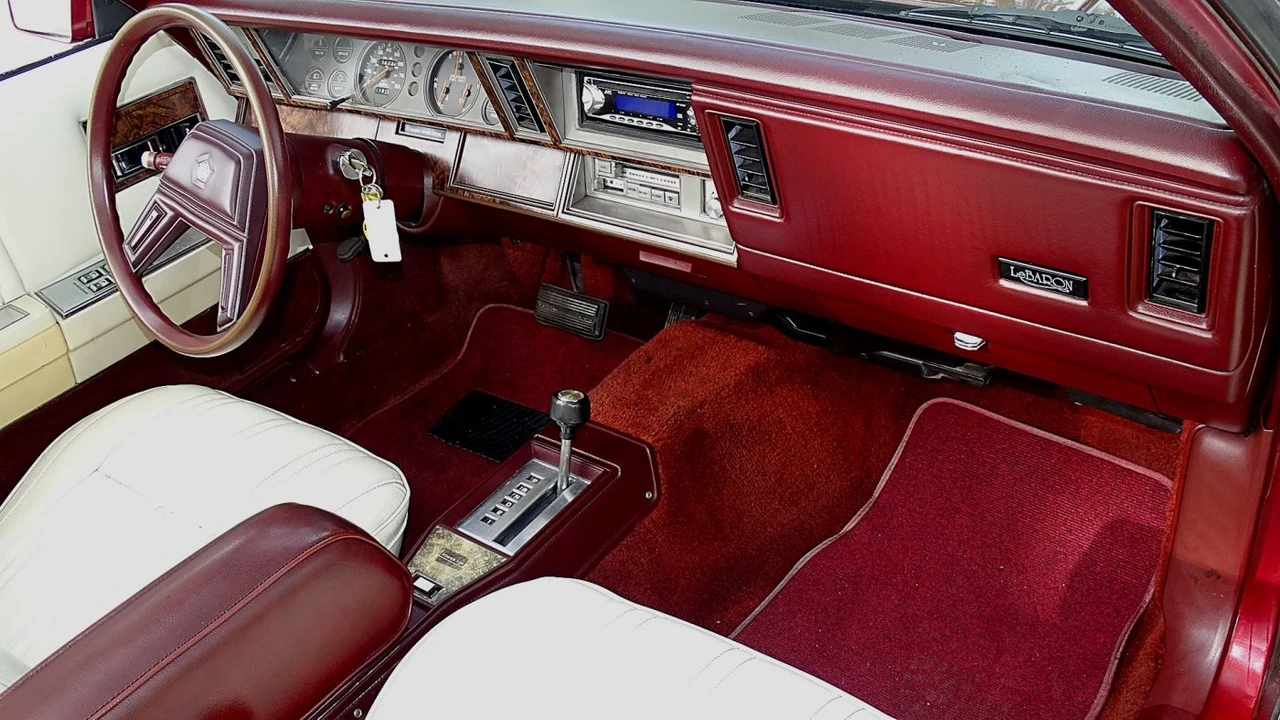 1986 Chrysler LeBaron - Image 21 of 24