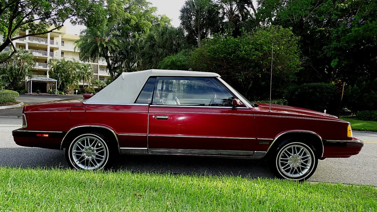 1986 Chrysler LeBaron - Image 3 of 24
