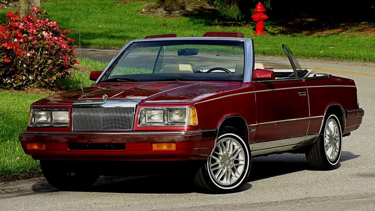 1986 Chrysler LeBaron - Image 16 of 24