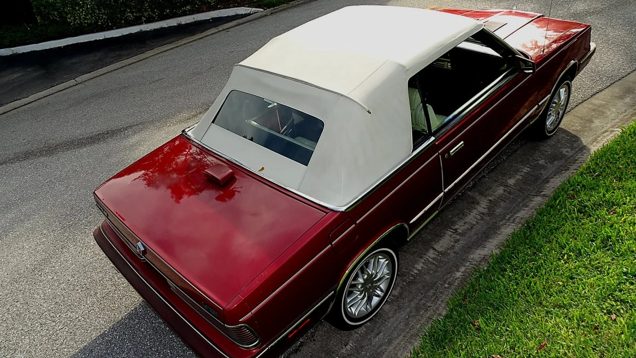 1986 Chrysler LeBaron - Image 8 of 24