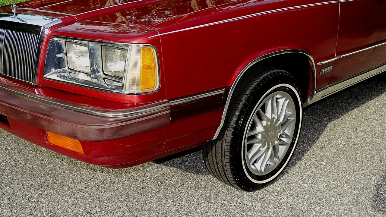 1986 Chrysler LeBaron - Image 14 of 24